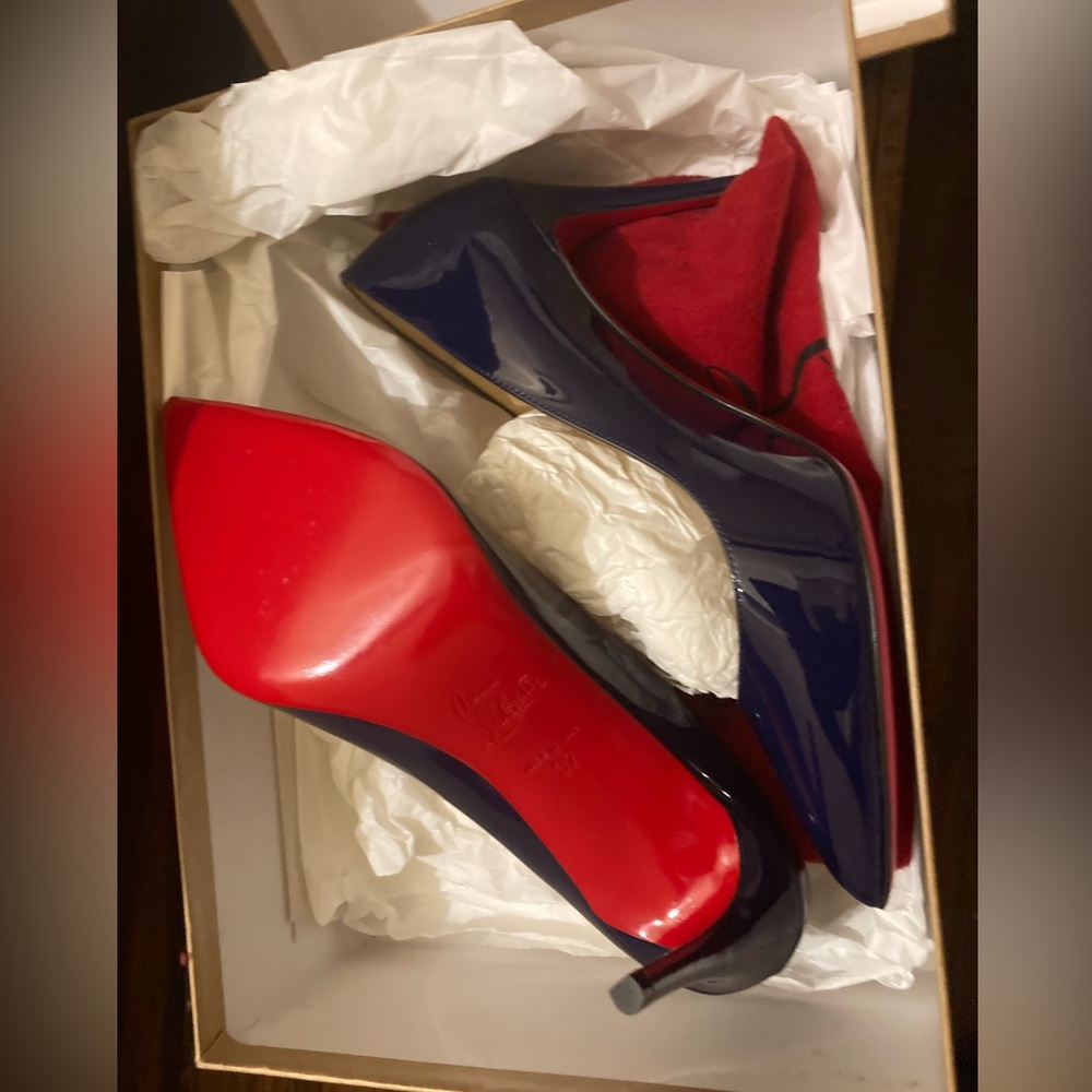 Brand new never worn Red Bottoms size 37